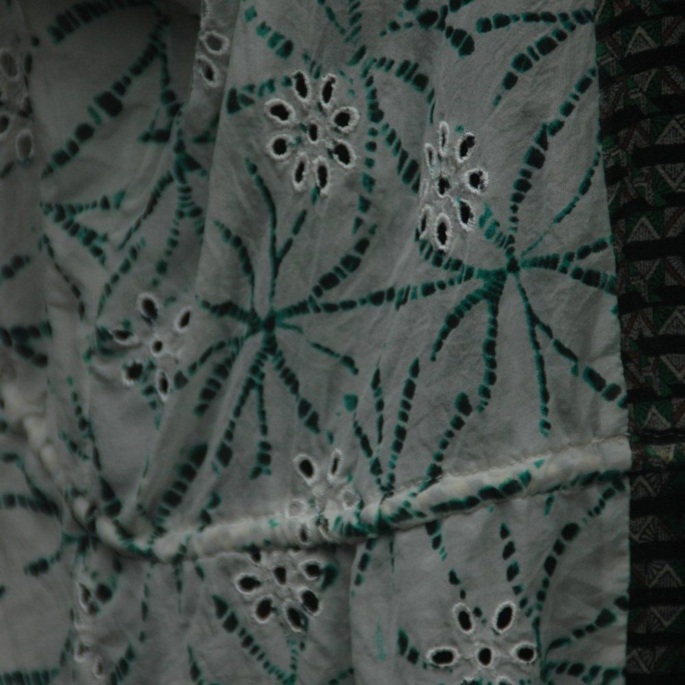 Anthropologie Language M Green & White Tie Dye Eyelet Blouse EUC - Picture 4 of 5